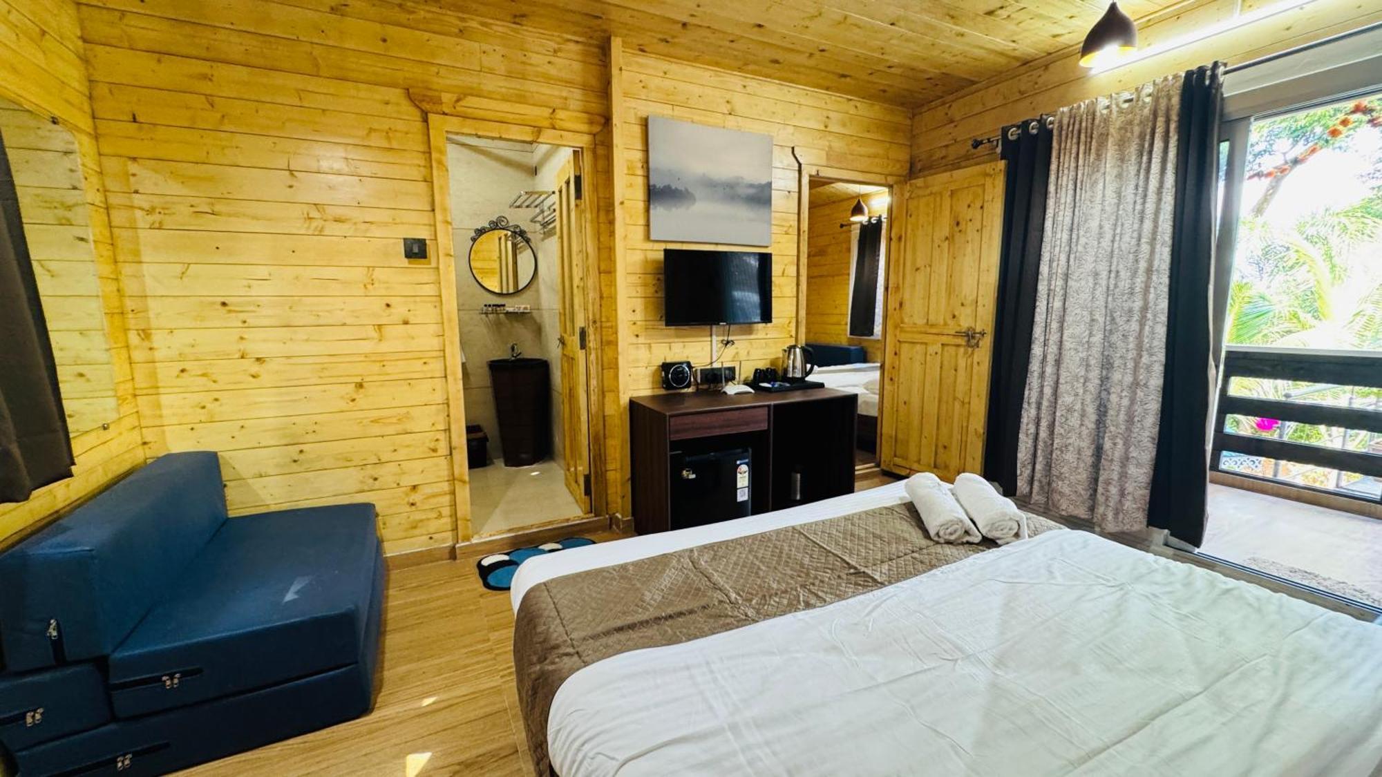 Coastal Bay Inn Alībāg Εξωτερικό φωτογραφία